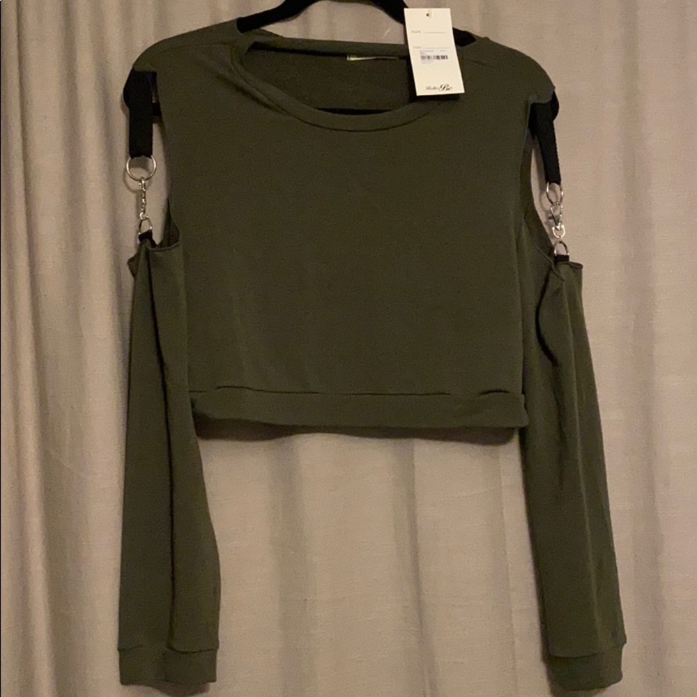 Green crop top with clips on sleeves